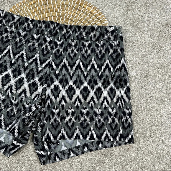 Spanx Sunshine Shorts Pull On 4" UPF 50+ Quick Dry in Grey Ikat Size M - Picture 5 of 13